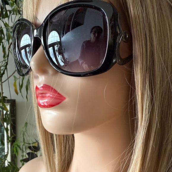 ❌Sale❌Authentic Chanel Sunglasses. - Picture 12 of 16
